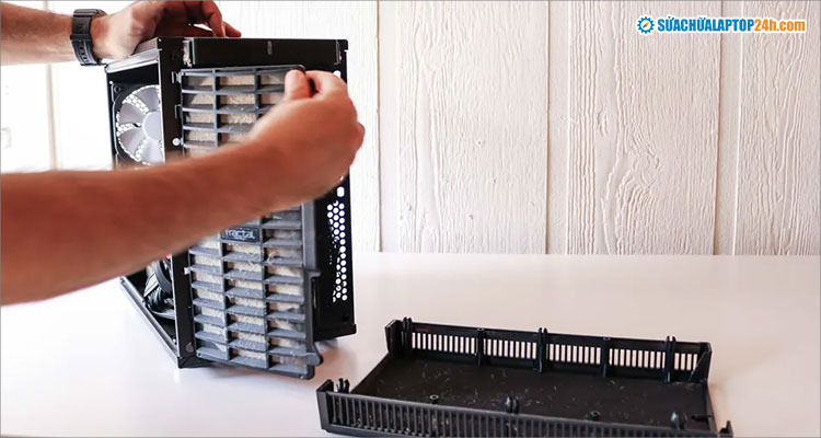 Tháo và vệ sinh tấm lọc bụi PC