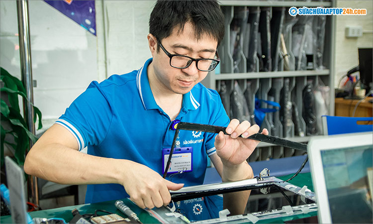 Sửa chữa Laptop 24h là địa chỉ thay màn hình Surface uy tín