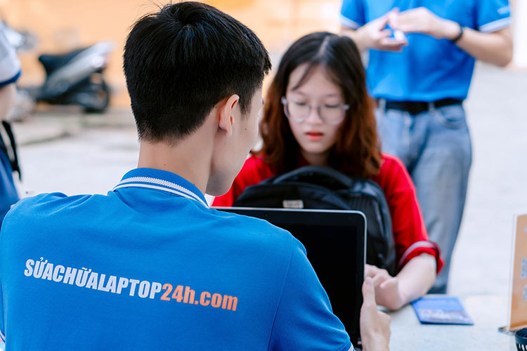 Sửa chữa Laptop 24h hỗ trợ kiểm tra, tư vấn laptop miễn phí cho người hiến máu tại sự kiện