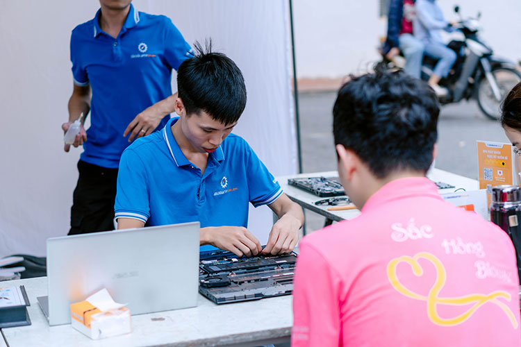 Sửa chữa Laptop 24h hỗ trợ vệ sinh bảo dưỡng laptop miễn phí cho người hiến máu