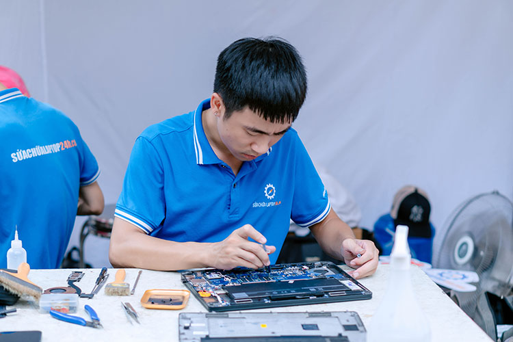 Sửa chữa Laptop 24h hỗ trợ vệ sinh bảo dưỡng laptop miễn phí cho người hiến máu