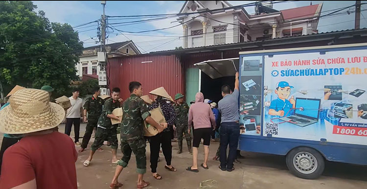 Hình ảnh quân và dân chung sức đồng lòng sau cơn bão Yagi vẫn luôn là một hình ảnh đẹp và đầy cảm động