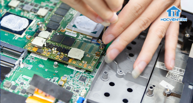 Khóa học nghề sửa chữa máy tính tại Hà Nội của Học viện iT