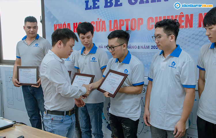 Học sửa laptop tại Học viện iT