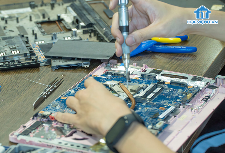 Học sửa chữa laptop cơ bản qua video