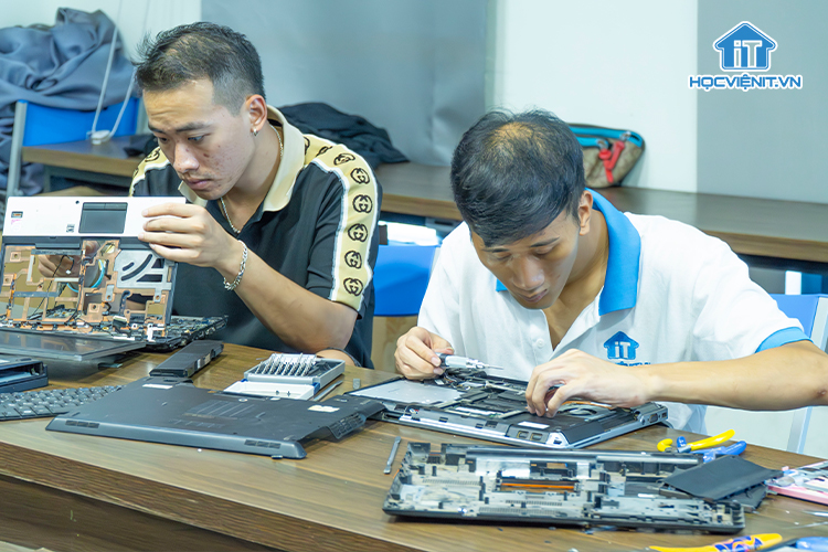 Học sửa máy tính ở Học viện iT
