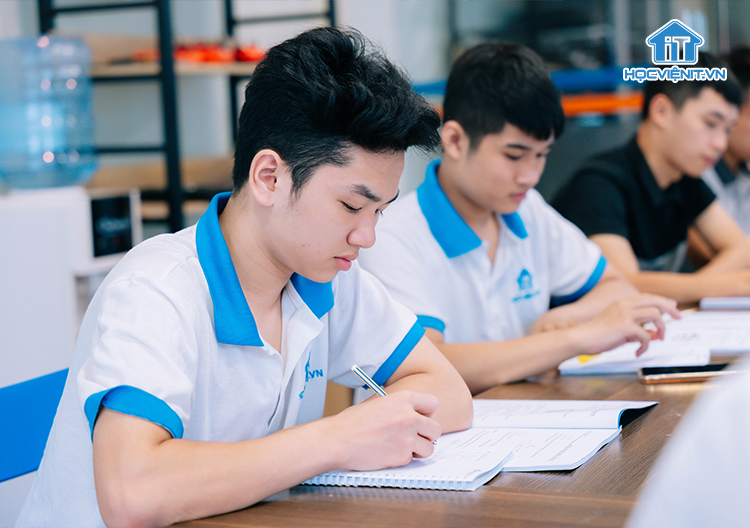 Trung tâm dạy nghề sửa chữa máy tính Hà Nội Học viện iT