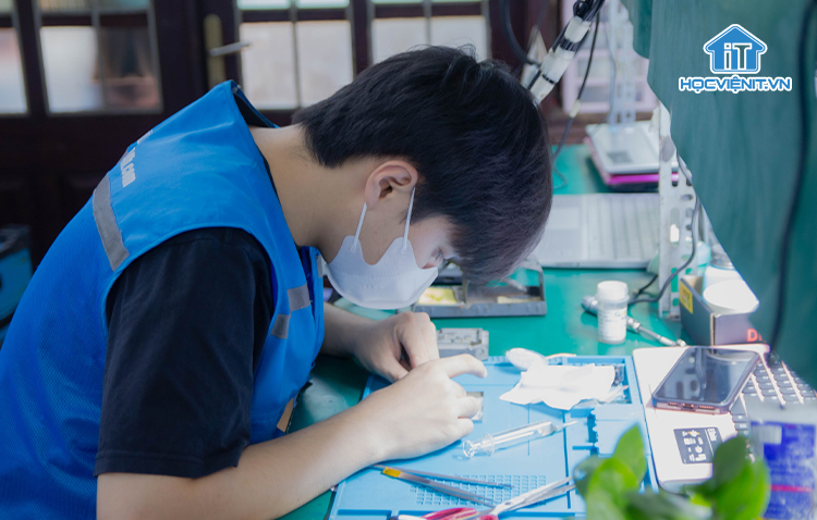 Học nghề sửa chữa laptop