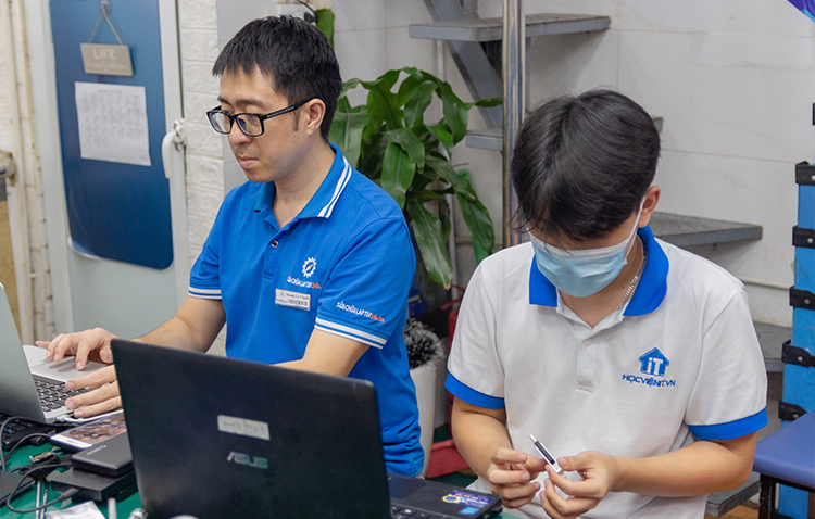 Học sửa laptop tại Học viện iT