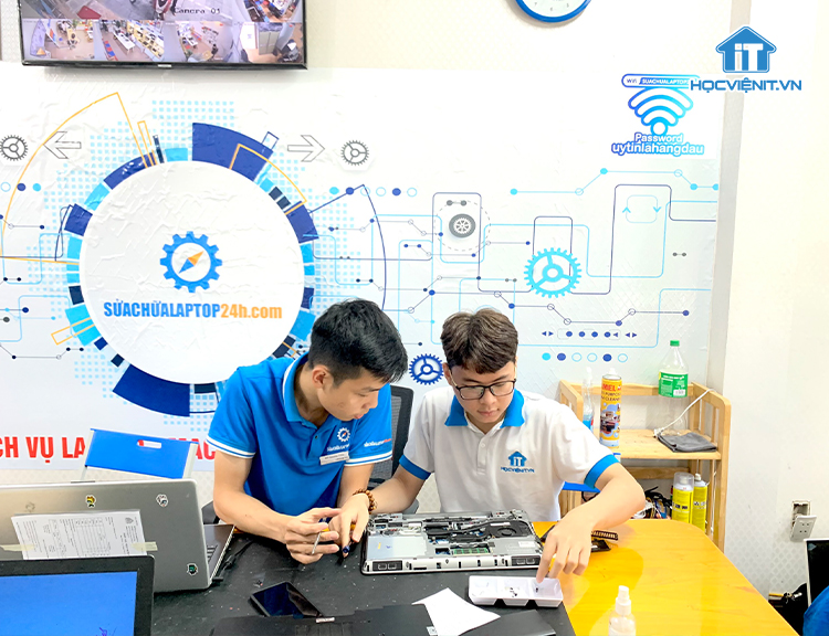 Học nghề sửa chữa laptop tại Học viện iT và Sửa chữa Laptop 24h