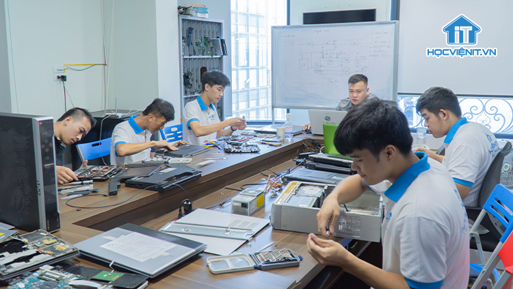 Học viện iT - địa chỉ dạy học sửa chữa máy tính cơ bản và chuyên sâu hàng đầu cả nước