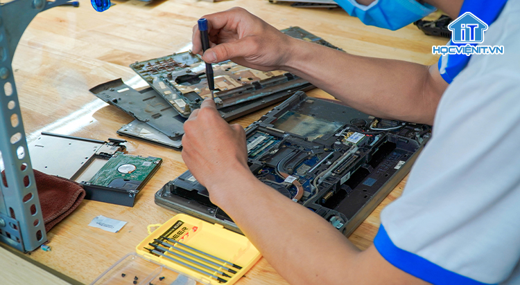 Tham khảo thêm các khóa học sửa chữa laptop online tại Học viện IT