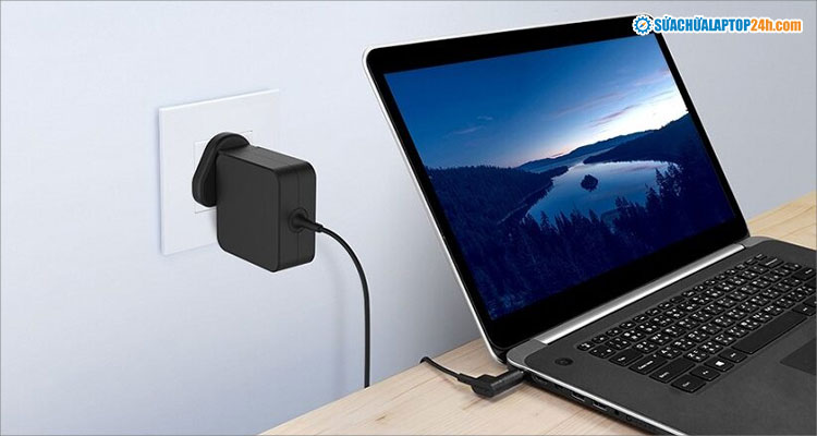 Người dùng nên sạc laptop lần đầu tiên theo quy định của nhà sản xuất