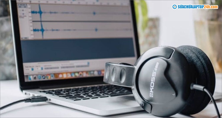 Xác định vị trí để kết nối tai nghe vào laptop