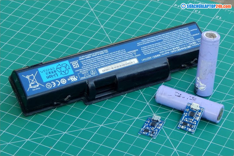 Pin laptop với cấu tạo gồm các cell pin Lithium-ion nhỏ