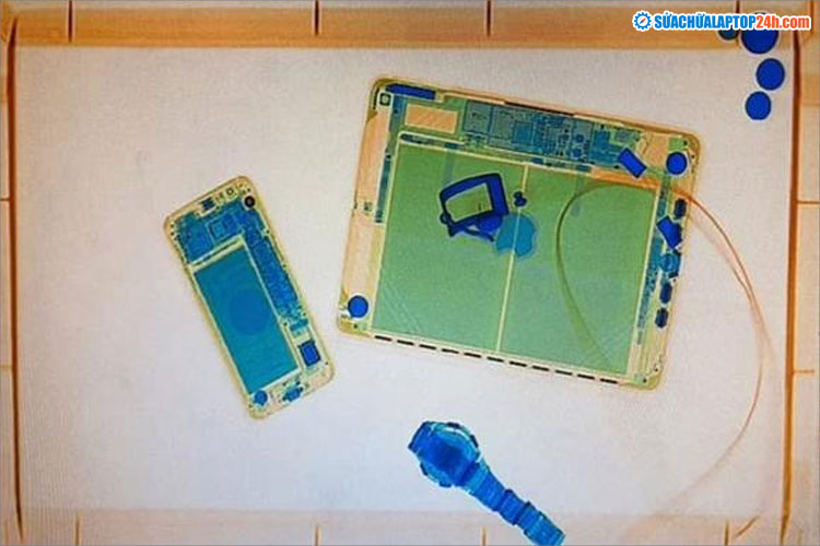 Laptop cần phải bỏ khay riêng khi kiểm tra an ninh