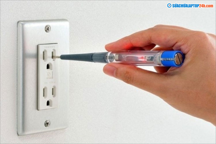 Nguồn điện từ tường là điện xoay chiều (2 pha)