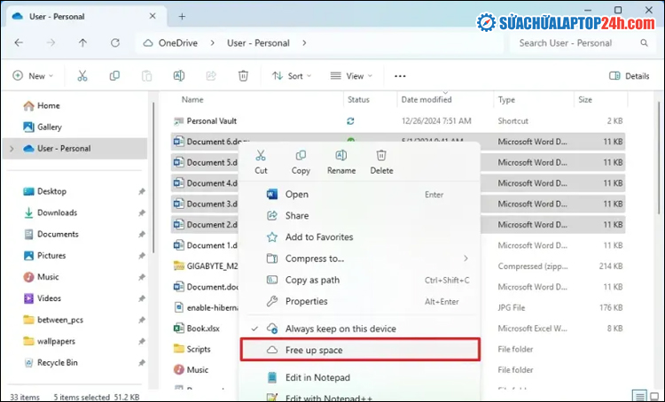 Chọn Free up space