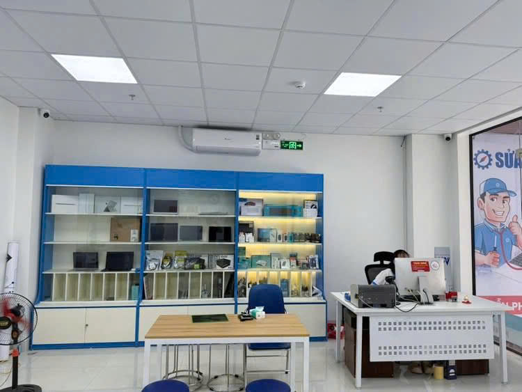Khu vực kế toán và khu vực chờ của khách hàng 