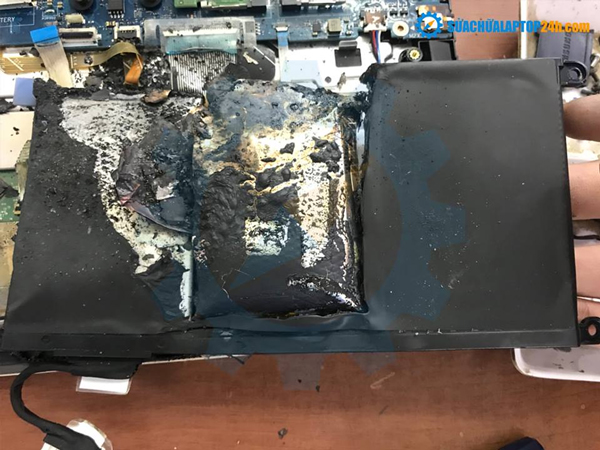 Pin laptop bị phồng lâu ngày dẫn đến nổ pin laptop
