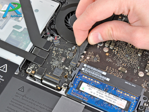 Thay thế quạt tản nhiệt Macbook Pro 13” Unibody 2011