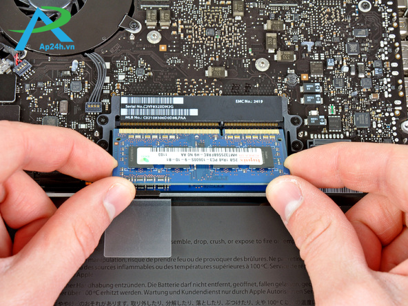 Thay thế RAM cho Macbook Pro 13” Unibody 2011