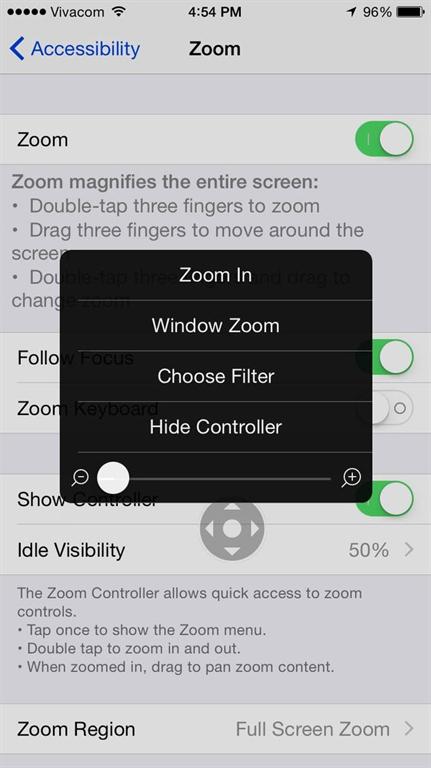 Sau đó chuyển thanh gạt của Zoom sang màu xanh. Trên màn hình của iPhone/iPad sẽ xuất hiện cửa sổ phóng to màn hình và phím điều hướng.