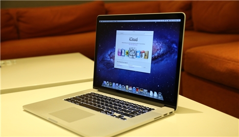 MacBook Pro 2012 so độ phân giải màn hình với các laptop 'đỉnh'