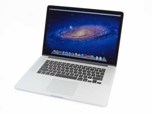 'Mổ xẻ' MacBook Pro màn hình siêu mịn