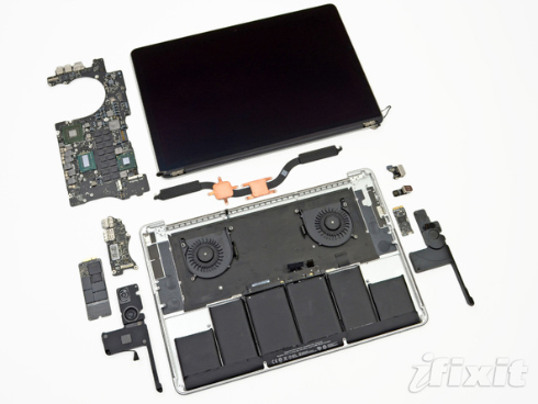 'Mổ xẻ' MacBook Pro màn hình siêu mịn  