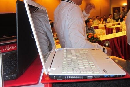 Fujitsu trình làng “Slimbook” đầu tiên tại Việt Nam