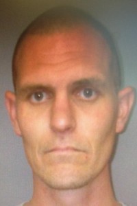 Tên trộm "khiêu khích" cảnh sát trên Facebook 